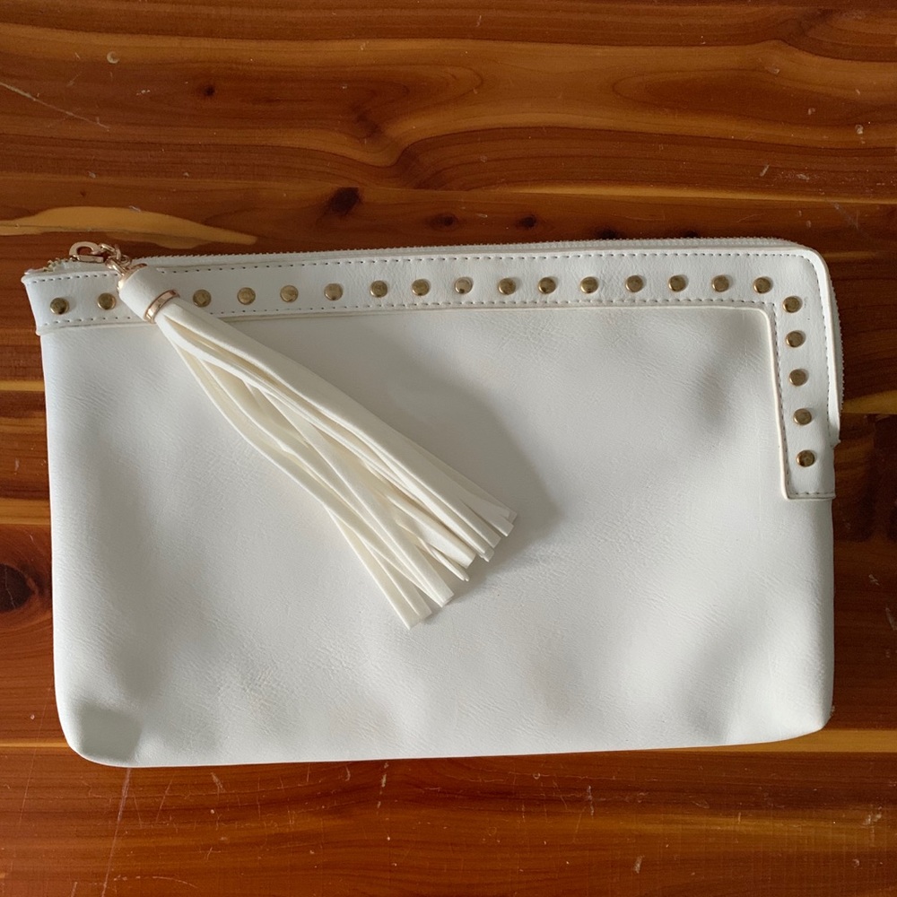 🆕 Accessorize White Clutch Bag